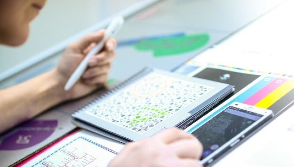Tests show that reading maps is an extra challenge for people with colour blindness. (Photo: Anders Gimmestad Gule, NTNU i Gjøvik)
