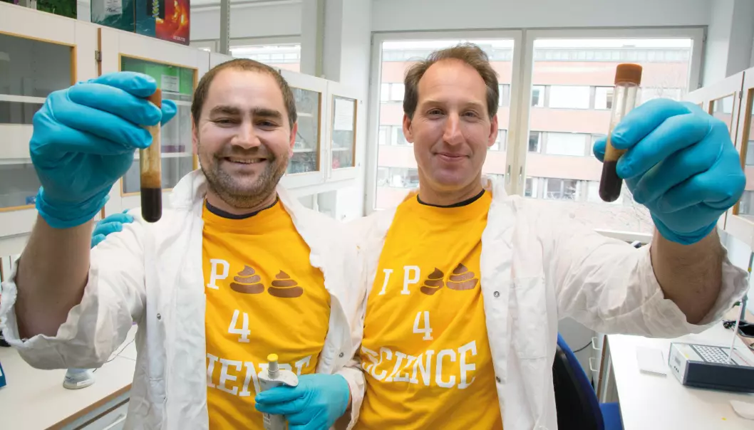 Pål Trosvik (left) and Eric de Muinck are set to create a mathematical model of changes to the bacterial diversity in the gut of infants. To achieve this, they will need to run a gene test of 5000 stool samples. (Photo: Yngve Vogt)