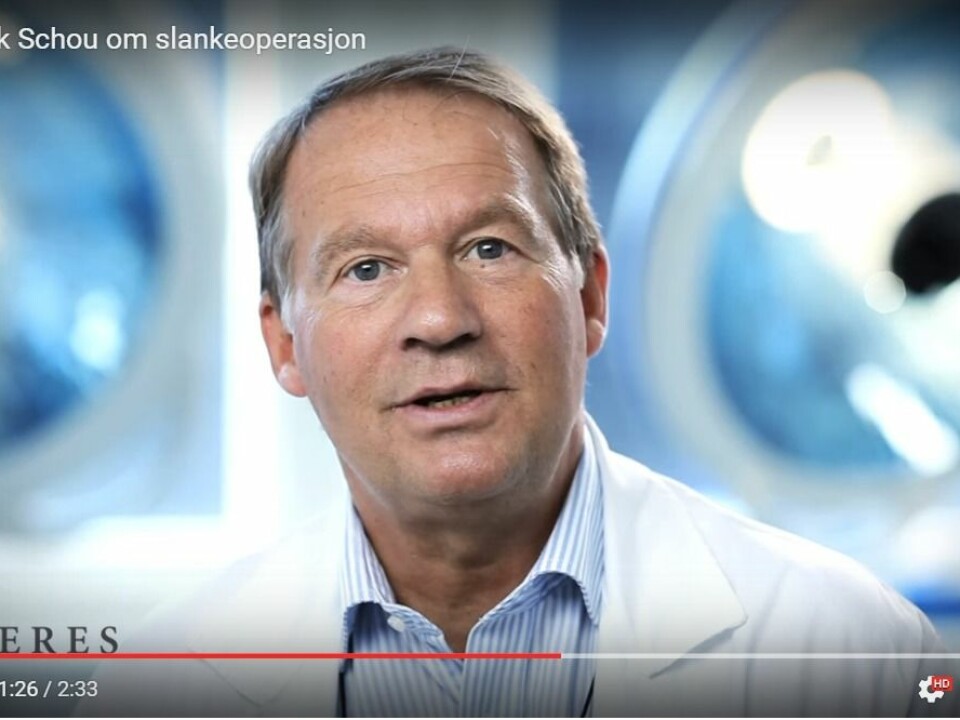 Surgeon Carl Fredrik Schou of the Aleris clinic in Oslo, formerly Teres, was co-author of the obesity articles. He cannot say for sure what worked in the treatment, despite the fact that the study indicates a clear conclusion. (Photo: still photo from the video, Aleris Clinic)