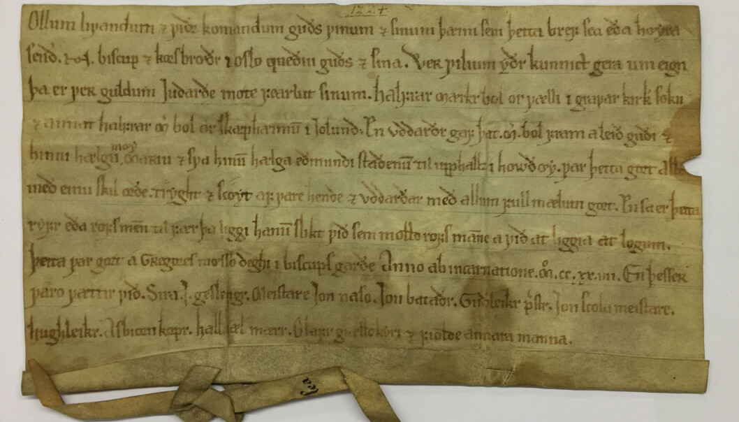 This letter is dated 12 March 1225. It is one of oldest examples of a dated document in Norway. (Photo: Jo Rune Ugulen / National Archives) This letter is dated 12 March 1225. It is one of oldest examples of a dated document in Norway. (Photo: Jo Rune Ugulen / National Archives)