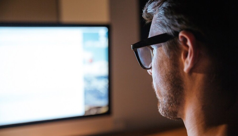 Should you turn to social media in order to get health information? (Illustrative photo: Colourbox)