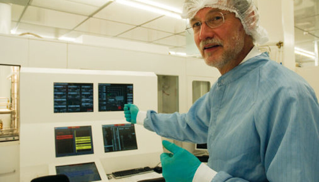 Bengt Svensson and co-workers are currently producing the solar cells of the future out of nano-materials, which will capture sunlight in both the red and the blue spectrum. That means that the efficiency can be doubled. In addition, these solar cells will be environment-friendly and be produced solely from materials that are in great abundance on Earth. (Photo: Yngve Vogt) Bengt Svensson and co-workers are currently producing the solar cells of the future out of nano-materials, which will capture sunlight in both the red and the blue spectrum. That means that the efficiency can be doubled. In addition, these solar cells will be environment-friendly and be produced solely from materials that are in great abundance on Earth. (Photo: Yngve Vogt)