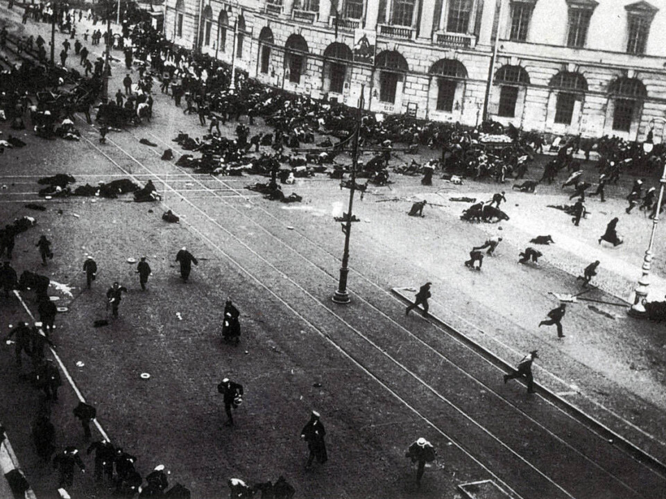 A demonstration in Petrograd (which is now called St. Petersburg) on 4 July 1917, during which Provisional Government shot into the crowd. (Photo: Viktor Bulla/Wikimedia Commons. Public domain image.)