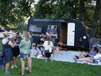 Researchers from the Sociological polyclinic, an academic association, interviewed happy festivalgoers attending the Pstereo Festival 2015. They should have also chatted with the less happy attendees, says researcher Olaf Aagedal. (Photo: Aksel Tjora) Researchers from the Sociological polyclinic, an academic association, interviewed happy festivalgoers attending the Pstereo Festival 2015. They should have also chatted with the less happy attendees, says researcher Olaf Aagedal. (Photo: Aksel Tjora)