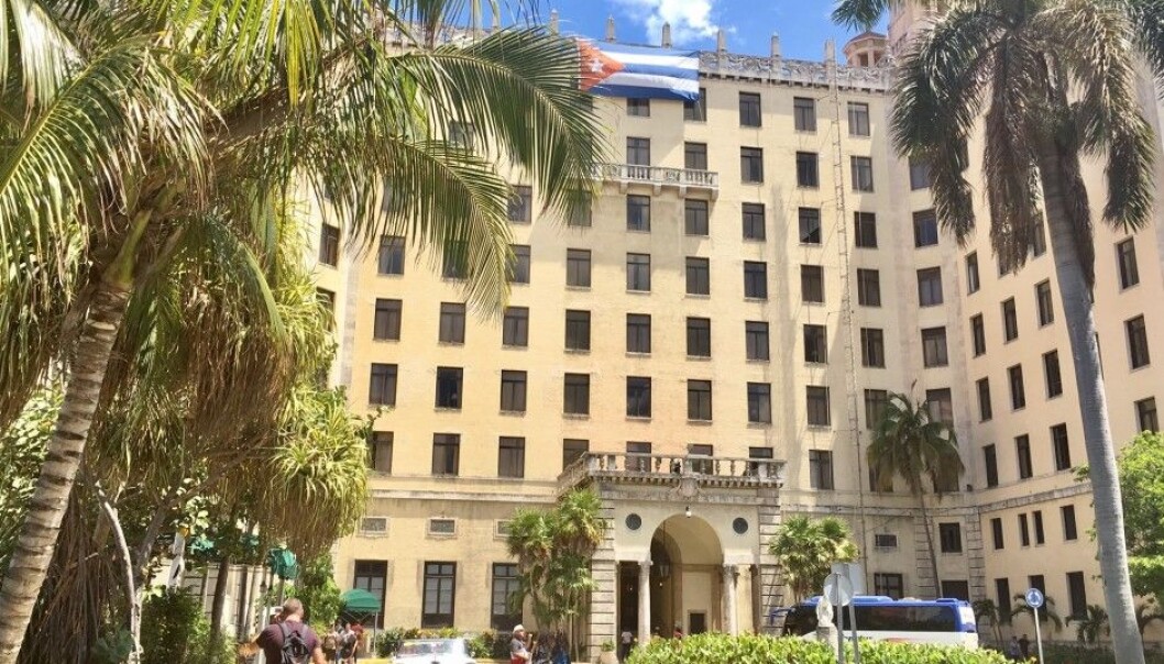 When abroad, travellers sometimes must look far and wide for wireless local area networking spots – Wi-Fi. Checking up on social media or the news in Havana, Cuba, can be costly. At Hotel Nacional a one-hour connection costs about $6. (Photo: Anne Lise Stranden/forskning.no) When abroad, travellers sometimes must look far and wide for wireless local area networking spots – Wi-Fi. Checking up on social media or the news in Havana, Cuba, can be costly. At Hotel Nacional a one-hour connection costs about $6. (Photo: Anne Lise Stranden/forskning.no)