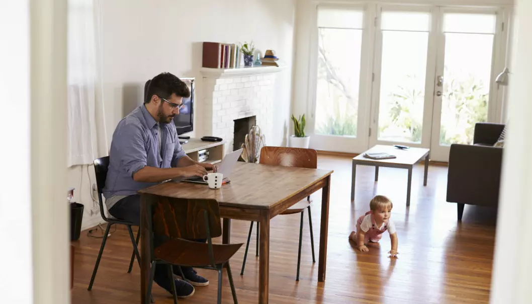 The way in which the work is distributed among the couple at home affects both the wage level and the career development, says researcher. (Ilustrative photo: Colourbox)
