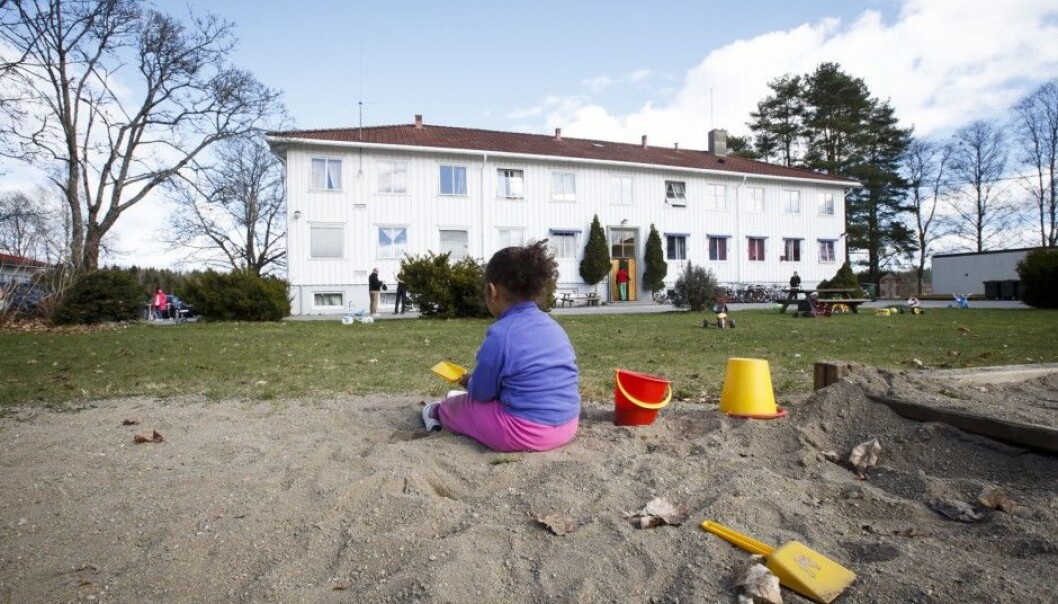 Many child refugees in Norway are stuck in reception centres for asylum seekers. This means they also live in poverty. This photo was taken in a different context. (Photo: Heiko Junge/NTB scanpix) Many child refugees in Norway are stuck in reception centres for asylum seekers. This means they also live in poverty. This photo was taken in a different context. (Photo: Heiko Junge/NTB scanpix)