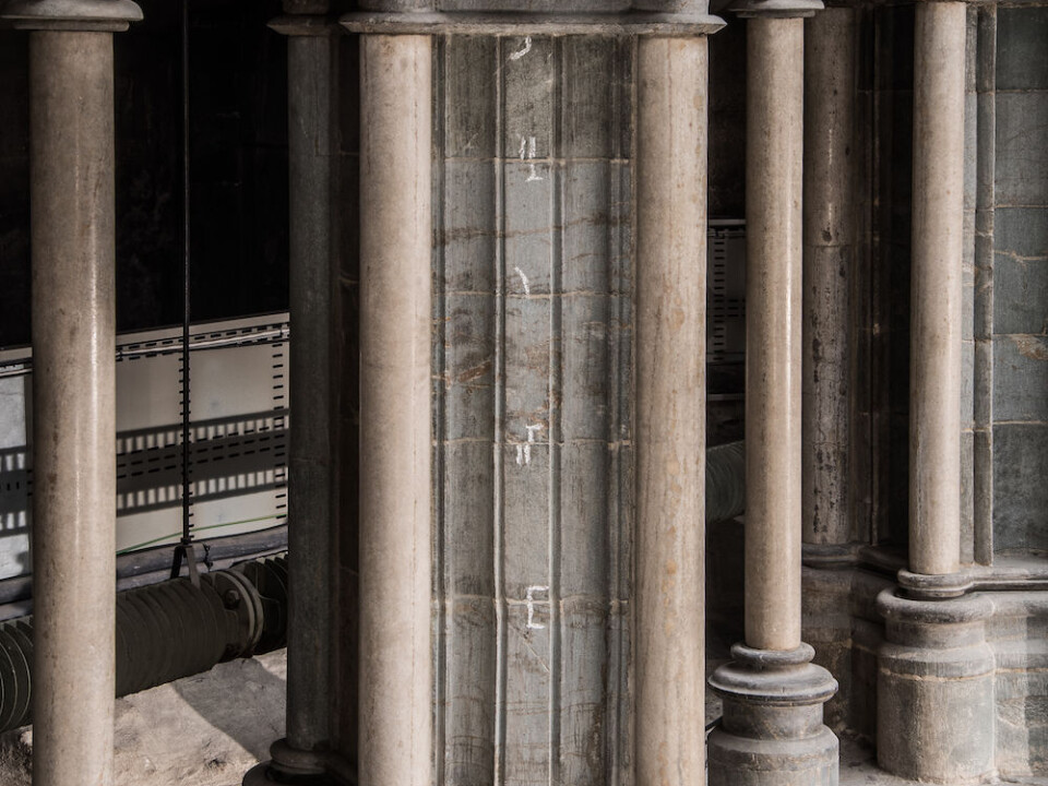 Dismantling marks on an intermediate pier of the Octagon that show the stones were reinstalled in the wrong order, with the top and third stone from the top in the incorrect places. (Photo: NDR)