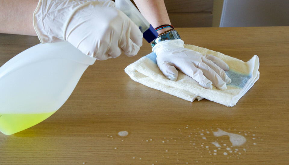 Sprays may harm your lungs when you're cleaning, study shows. (Illustrative photo: Colourbox)