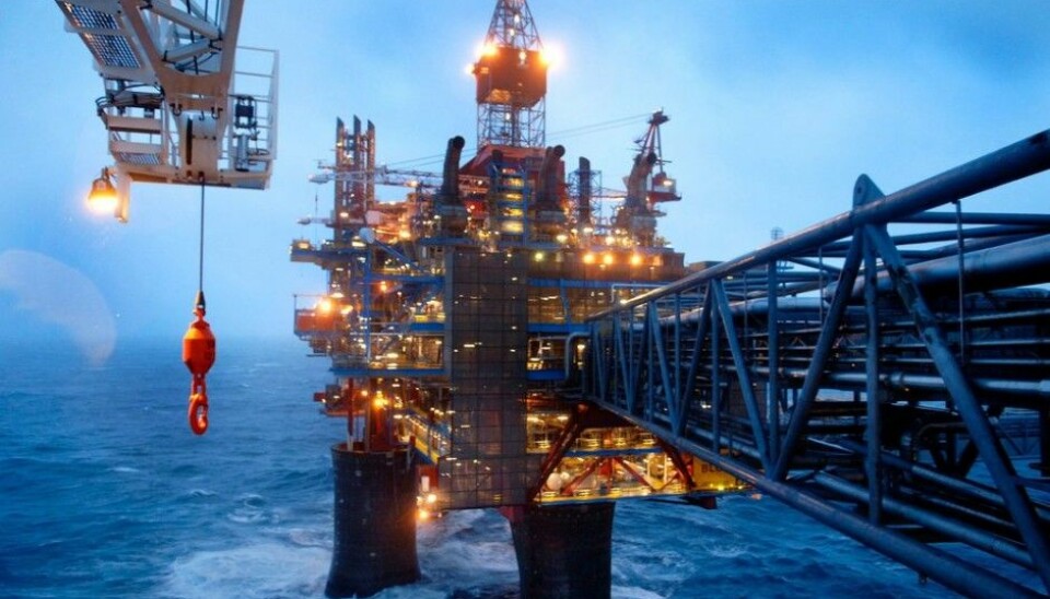 Here at the Draupner platforms, 160 km from the Norwegian coast, Statoil measured the world’s tallest individual wave — a monster that was 26.5 metres high. The Draupner platforms play a key role in transporting gas from the North Sea to the European continent. (Photo: Harald Pettersen/Statoil)