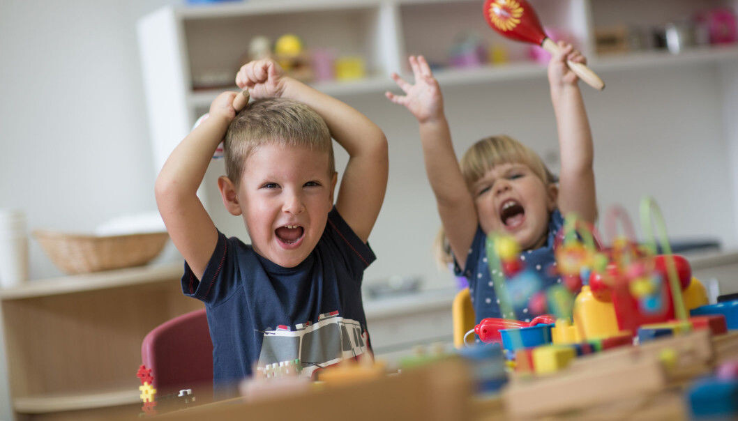 Preschools and kindergartens are noisy places. But buried in the noise may be important information that children are trying to convey to their teachers. That means preschool and kindergarten teachers can’t use hearing protection or ear plugs, which may explain why preschool teachers report more hearing problems than other workers. (Photo: Shutterstock / NTB Scanpix) Preschools and kindergartens are noisy places. But buried in the noise may be important information that children are trying to convey to their teachers. That means preschool and kindergarten teachers can’t use hearing protection or ear plugs, which may explain why preschool teachers report more hearing problems than other workers. (Photo: Shutterstock / NTB Scanpix)