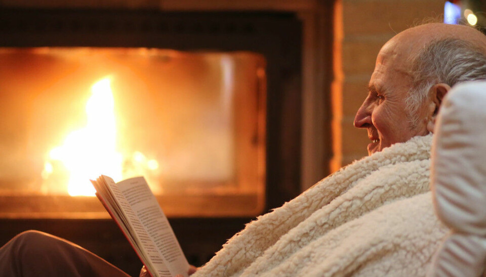 Scandinavians often prefer warm lighting that creates good ambience to the whiter light that is more prevalent in southern Europe. But, the 'hygge' lighting leads many older people to give up reading during the dark winter months. (Photo: CroMary / Shutterstock / NTB scanpix)