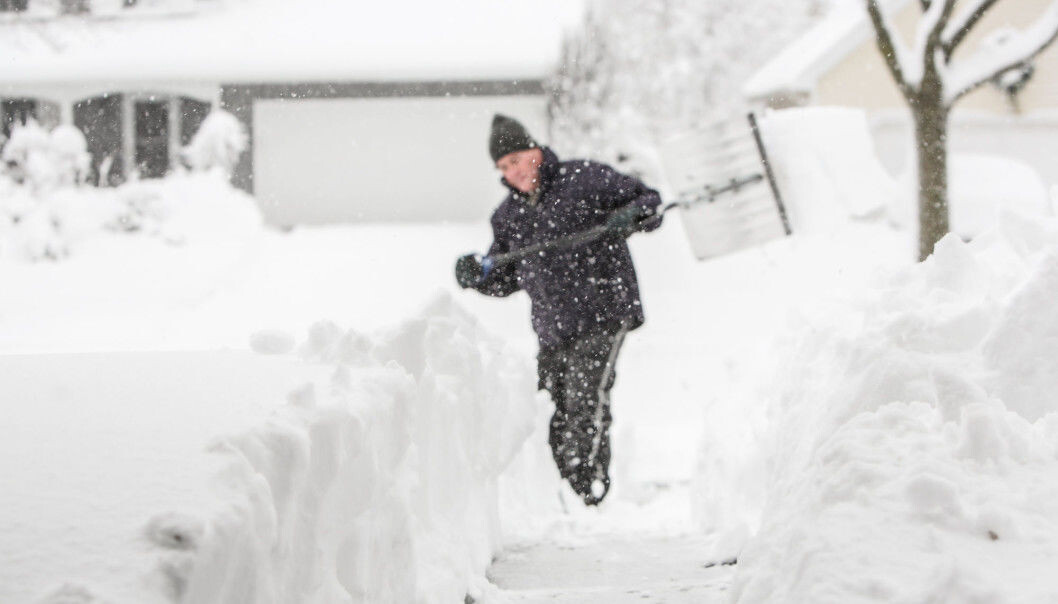 Does the wind and cold increase the risk of heart attack? Or does the weather make us do things that cause heart attacks, such as shovel snow? (Photo: Shutterstock) Does the wind and cold increase the risk of heart attack? Or does the weather make us do things that cause heart attacks, such as shovel snow? (Photo: Shutterstock)