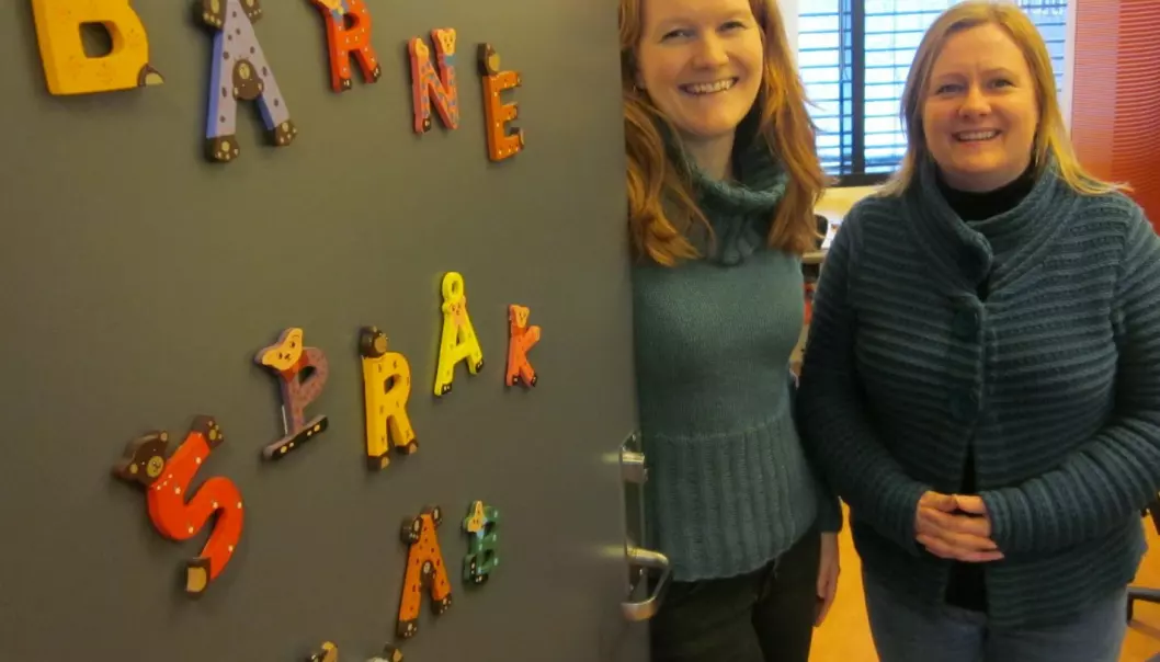 University of Tromsø linguists Kristine Bentzen (left) and Merete Anderssen at the Tromsø Language Acquistion Lab are both enthusiastic about children learning to be bilingual. (Photo: UiT)