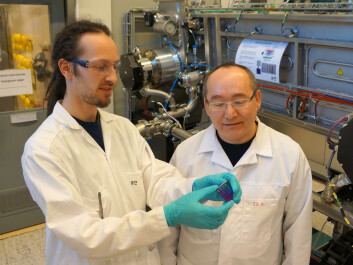 The latest hardware for producing silicon based solar cells has been installed in IFE’s solar cell lab, making it unique in the Nordic countries. Trygve Mongstad (left) and Smagul Karazhanov check out a plate coated in metal hydride. (Photo: Arnfinn Christensen) The latest hardware for producing silicon based solar cells has been installed in IFE’s solar cell lab, making it unique in the Nordic countries. Trygve Mongstad (left) and Smagul Karazhanov check out a plate coated in metal hydride. (Photo: Arnfinn Christensen)