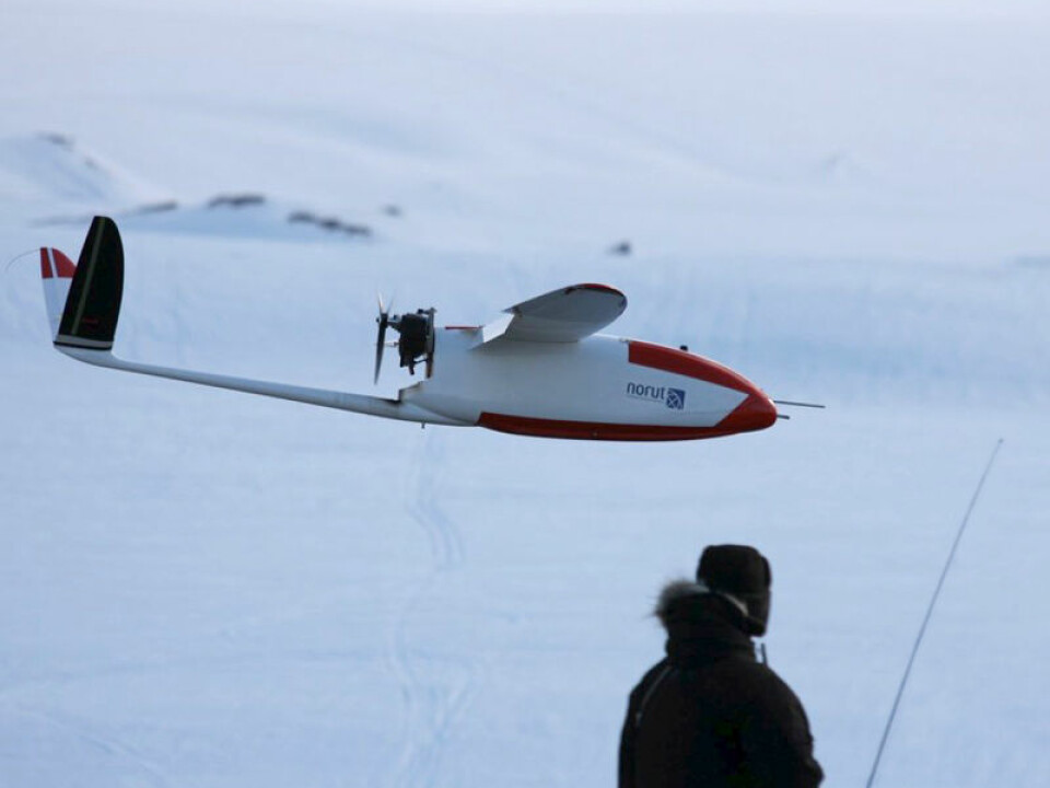 The dream of any model airplane hobbyist: The drone CryoWing usually lands by manually operated remote control. (Photo: Torbjørn Houge, NORUT)