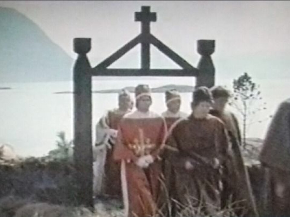 In a third rendition, a lot of text and narration was mixed in with film footage and photos, background music and sounds. This too gave poorer learning results than pure text, according to Torgersen’s study. (Photo: Rikssamlingsstriden 'Year 800-1270 AD, Norwegian History part 2, University of Bergen, NRK, 1990')