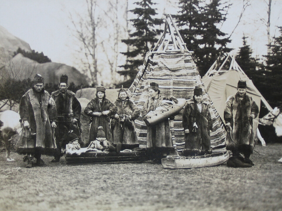 'South Sami at the Hagenbeck Zoo, 1926, with Mathias Mortensson and family.' (Photo: Hagenbeck archive, Hamburg)