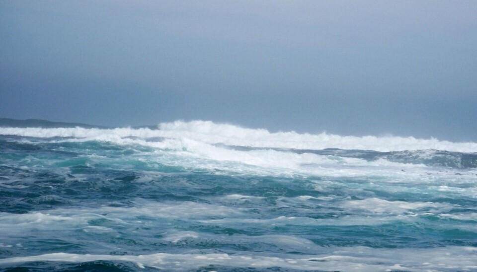 In pressure-retarded osmosis, seawater and fresh water are separated by a semi-permeable membrane which allows the passage of water but prevents that of salt ions. (Photo: Morguefile)