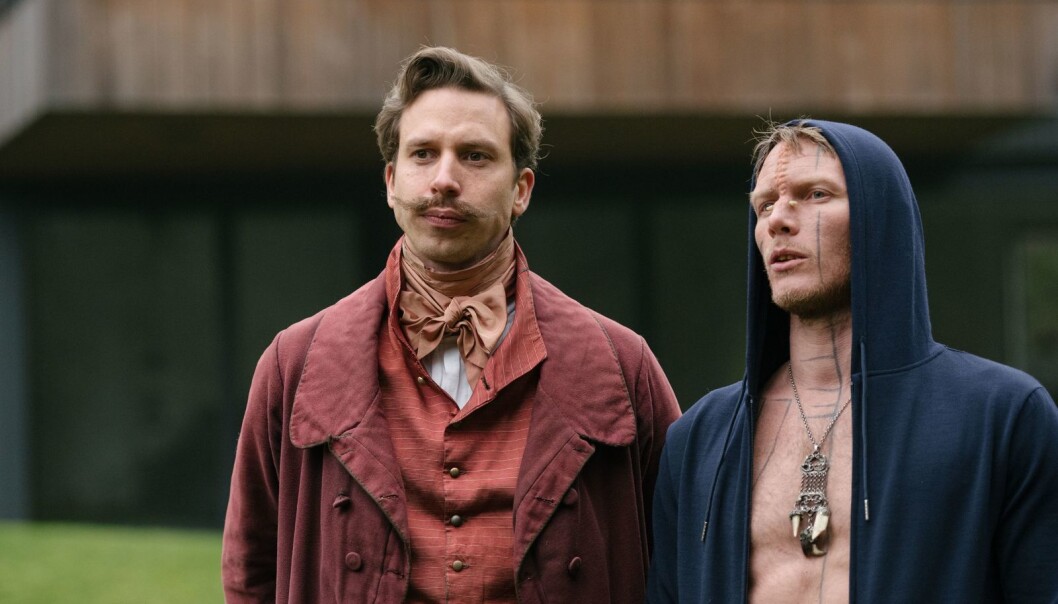 H.C., played by Herbert Nordrum (left) is from the upper class of the 19th century. (Photo: Lukas Salna / HBO Nordic) H.C., played by Herbert Nordrum (left) is from the upper class of the 19th century. (Photo: Lukas Salna / HBO Nordic)