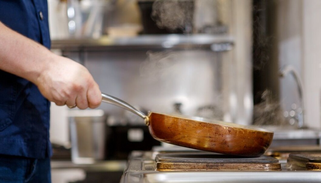 Chefs face an increased risk of respiratory illnesses if they spend a lot of time in front of a frying pan. (Photo: Colourbox) Chefs face an increased risk of respiratory illnesses if they spend a lot of time in front of a frying pan. (Photo: Colourbox)