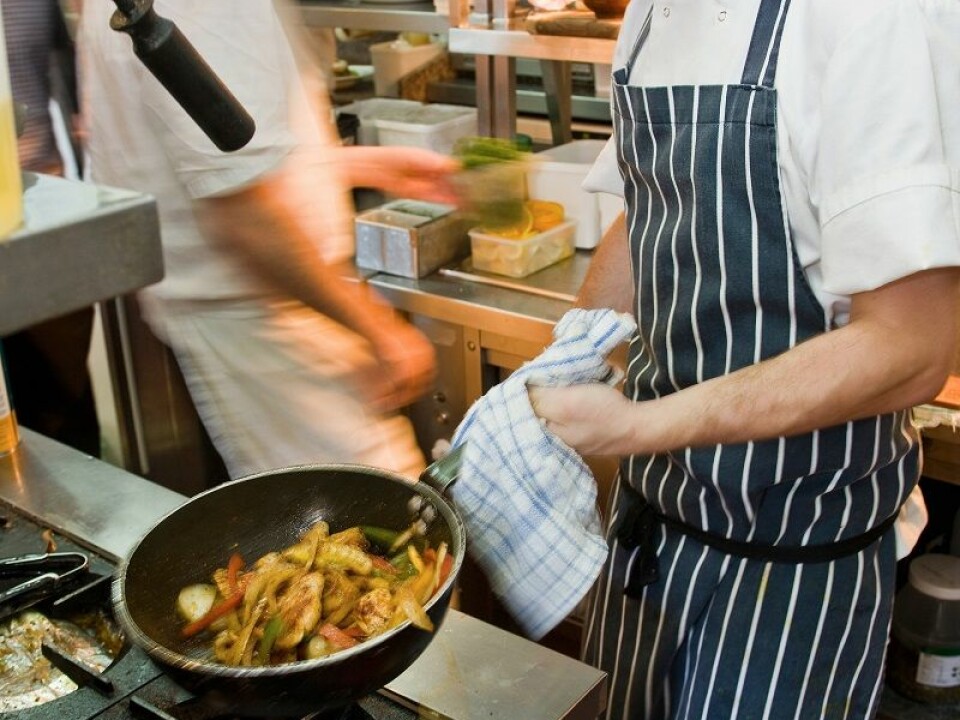 Chefs face an increased risk of respiratory illnesses if they spend a lot of time in front of a frying pan. (Photo: Colourbox)