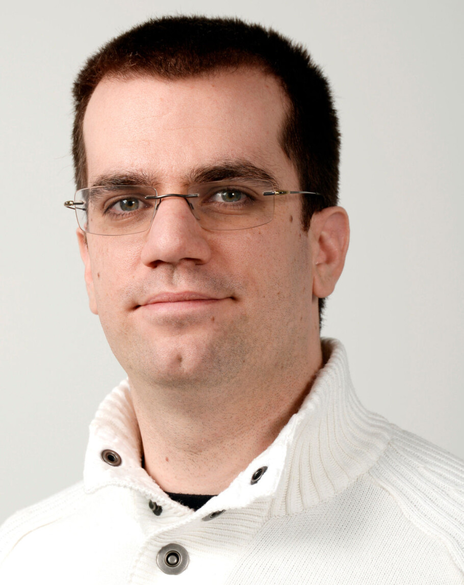 Reaseacher Alain Giordanengo has developed a system that enables more relevant information to be extracted from shared data. (Photo: Rune S. Bertinussen)