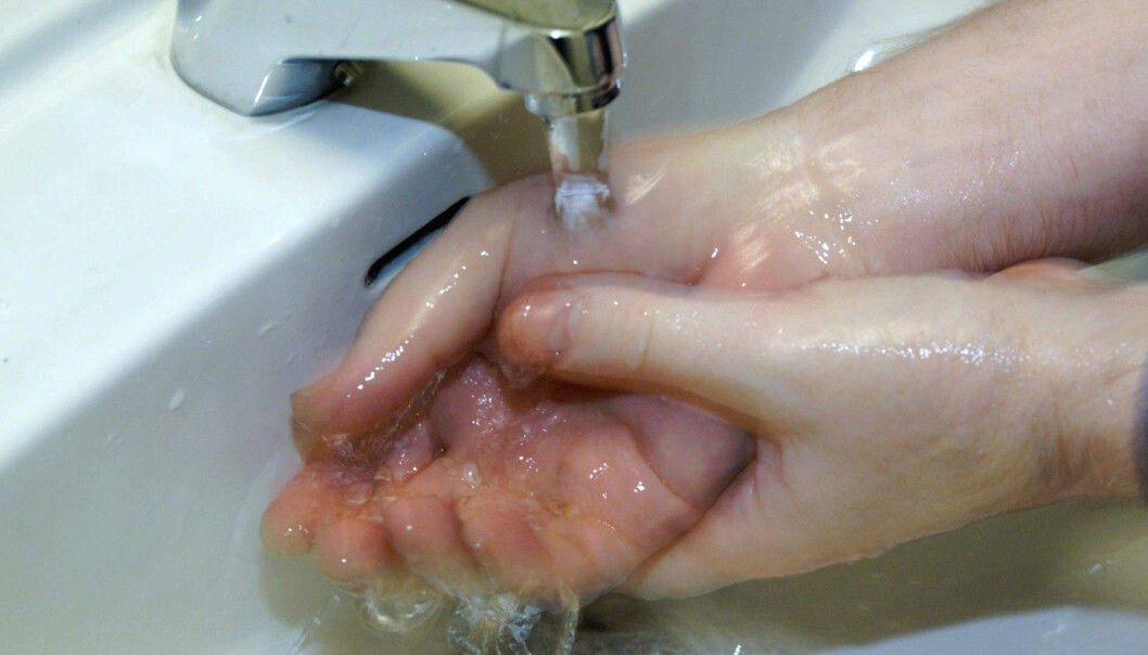 Adding ozone to tap water can be as good a disinfectant as washing your hands with an alcohol-based hand sanitizer, a Norwegian study has found. (Photo: NTB Scanpix) Adding ozone to tap water can be as good a disinfectant as washing your hands with an alcohol-based hand sanitizer, a Norwegian study has found. (Photo: NTB Scanpix)