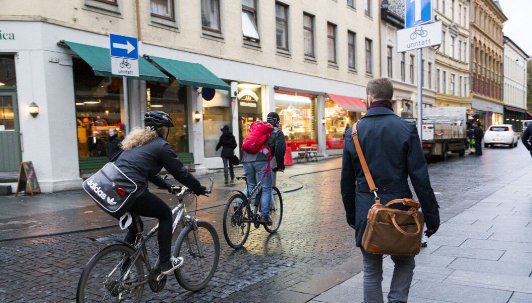 Streets and other areas need to be more pedestrian-friendly if we want the proportion of walkers in the city to increase, researchers say. The photo shows Torggata in Oslo. (Photo: Berit Roald, NTB scanpix) Streets and other areas need to be more pedestrian-friendly if we want the proportion of walkers in the city to increase, researchers say. The photo shows Torggata in Oslo. (Photo: Berit Roald, NTB scanpix)