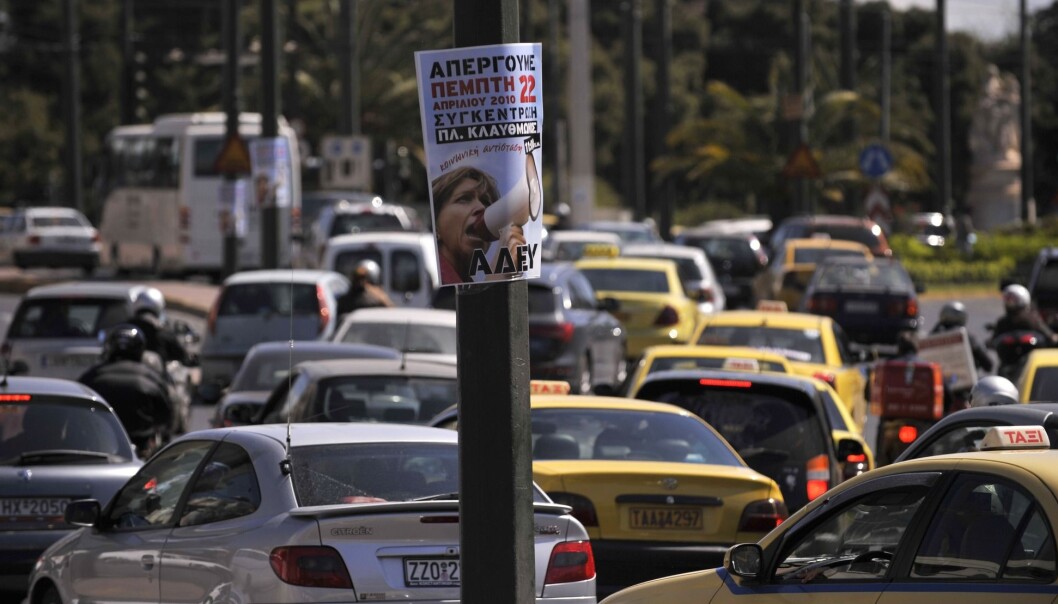 Greek private drivers interviewed for a study described themselves as irritated or aggressive drivers. Norwegian drivers did not. Here Greek drivers wait at a traffic intersection in Athens. (Photo: Sakis Mitrolidis / AP / NTB scanpix) Greek private drivers interviewed for a study described themselves as irritated or aggressive drivers. Norwegian drivers did not. Here Greek drivers wait at a traffic intersection in Athens. (Photo: Sakis Mitrolidis / AP / NTB scanpix)