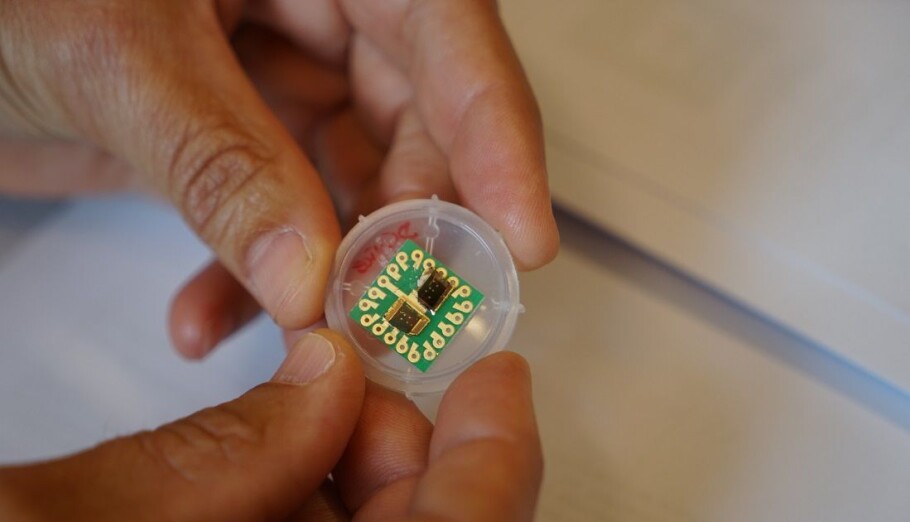 An early prototype of CrayoNano’s UV LED. (Photo: Mona Sprenger)