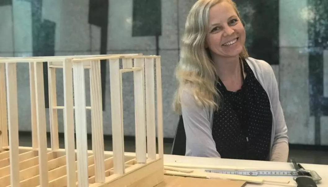 Iwona Kilanowska is an adviser at the Federation of Norwegian Construction Industries who comes from Poland. She thinks that Norwegians should be more concerned about the number of Polish labour immigrants who are leaving Norway for home. (Photo: Siw Ellen Jakobsen)
