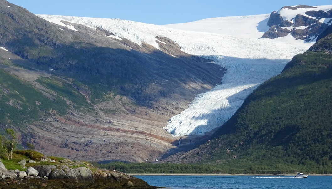 Our first view of Engenbreen. (Photo: Perrine Rochard) Our first view of Engenbreen. (Photo: Perrine Rochard)