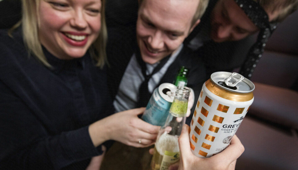 People may think that they are creative and spontaneous when they are drunk, but their stories about drinking tend to be told in much the same way, according to a Norwegian study. (Illustration photo: Gorm Kallestad / NTB scanpix)