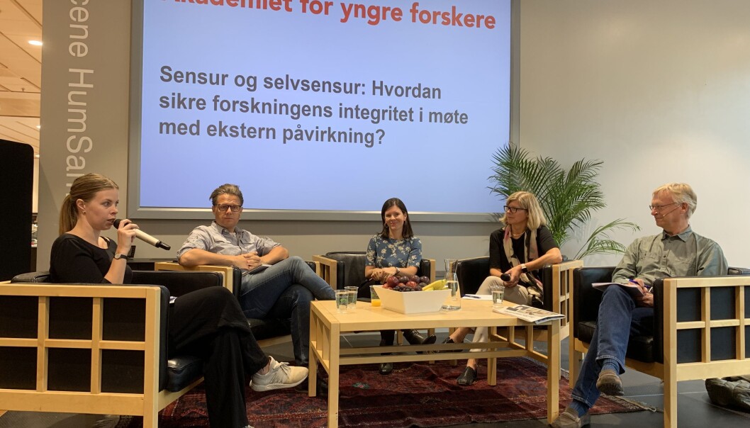 From left: Hanne Østli Jakobsen from the newspaper Morgenbladet, Vidar Enebakk from NESH, Katerini Storeng, leader of the Young Academy of Norway, Tanja Storsul, director of ISF, and Knut Ruyter, the University of Oslo’s new academic ombud. (Photo: Ida Irene Bergstrøm) From left: Hanne Østli Jakobsen from the newspaper Morgenbladet, Vidar Enebakk from NESH, Katerini Storeng, leader of the Young Academy of Norway, Tanja Storsul, director of ISF, and Knut Ruyter, the University of Oslo’s new academic ombud. (Photo: Ida Irene Bergstrøm)