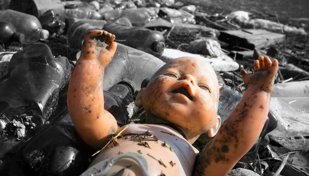 The truth is that we don’t know if the chemicals in plastics pose a danger to us, because we have no idea what is in them. Here from a river bed in Ukraine. (Photo: Roman Mikhailiuk, Shutterstock, NTB Scanpix) The truth is that we don’t know if the chemicals in plastics pose a danger to us, because we have no idea what is in them. Here from a river bed in Ukraine. (Photo: Roman Mikhailiuk, Shutterstock, NTB Scanpix)