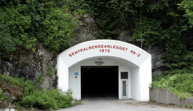 The plants that treat the water before we can drink it are often hidden under the ground. The photo is the entrance to the Romerike water treatment plant outside of Oslo. (Photo: Cornelius Poppe / Scanpix) The plants that treat the water before we can drink it are often hidden under the ground. The photo is the entrance to the Romerike water treatment plant outside of Oslo. (Photo: Cornelius Poppe / Scanpix)