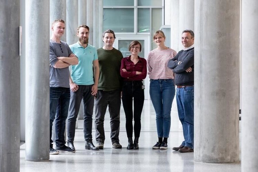Karsten Specht with his research group. Re:State. From left:: Kjetil Vikene, Vetle Hushagen, Rune A. Eikeland, Liucija Vaisvilaite, Guro Sjuls, Karsten Specht (Not present: Katarzyna A. Kazimierczak og Julia Tuominen) (Photo: Eivind Senneset, UiB)