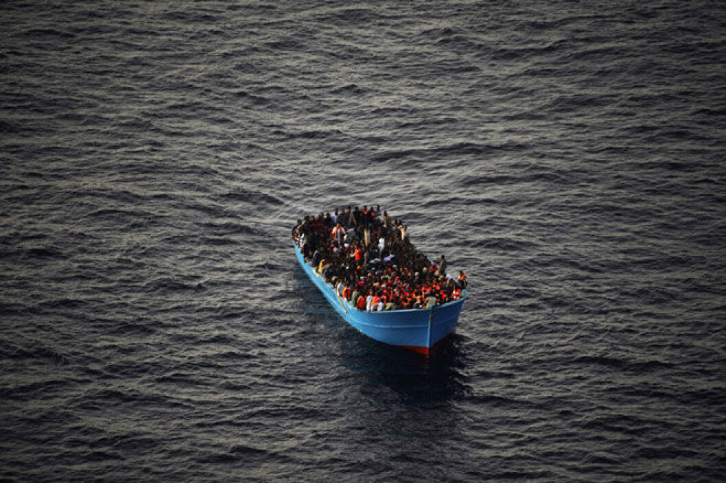 Refugees at sea during EU Operation Sophia. (Photo: Ejército del Aire Ministerio de Defensa España, CC BY-NC 2.0) Refugees at sea during EU Operation Sophia. (Photo: Ejército del Aire Ministerio de Defensa España, CC BY-NC 2.0)