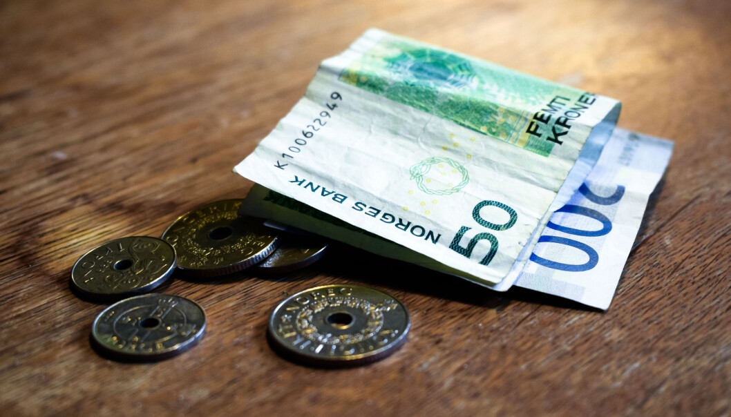 Compared to many other countries, only a small percentage of Norwegian residents have low incomes. But for some specific groups, the percentage is large. Compared to many other countries, only a small percentage of Norwegian residents have low incomes. But for some specific groups, the percentage is large.