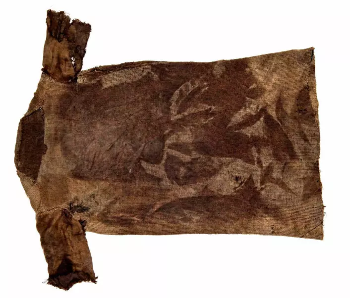 A complete tunic, carbon dated at ca. 300 AD. (Photo: Mårten Teigen, Museum of Cultural History/University of Oslo)