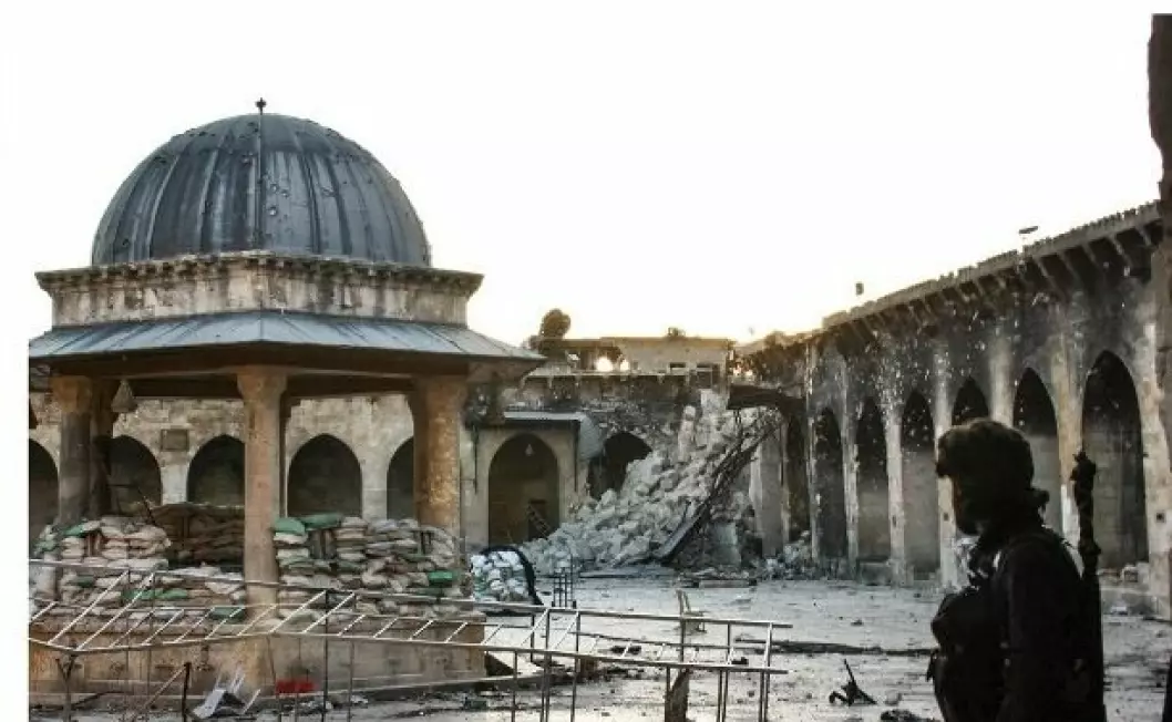 The destroyed minaret of the Umayyad mosque of Aleppo (Photo: Gabriele Fangi, Wissam Wahbeh - CC BY 3.0)