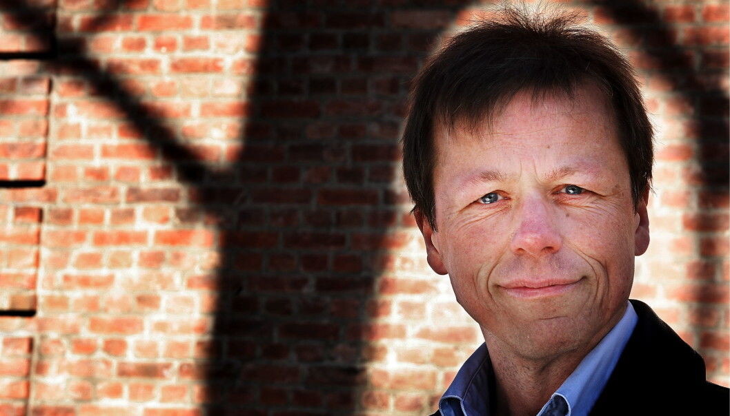 “Suicide prevention treatment is beneficial and we are well on our way to reducing the prevalence of suicide. But at the same time, other forces in society work in the opposite direction and increase the risk of self-harm and suicide attempts,” says Lars Mehlum. (Photo: Tom-Egil Jensen / VG / NTB scanpix) “Suicide prevention treatment is beneficial and we are well on our way to reducing the prevalence of suicide. But at the same time, other forces in society work in the opposite direction and increase the risk of self-harm and suicide attempts,” says Lars Mehlum. (Photo: Tom-Egil Jensen / VG / NTB scanpix)