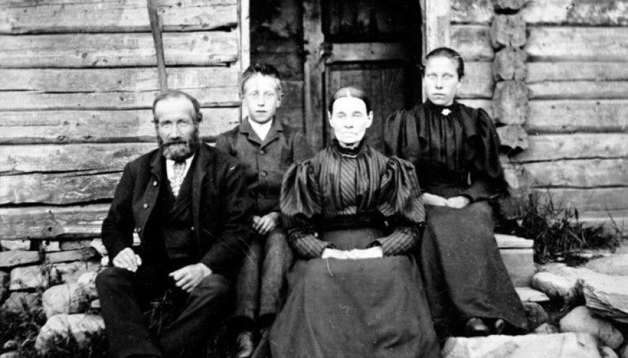 Norwegians were much less wealthy in the late 1800s than they are today. But were they poor? Here is a photo of Ole Andersen with his wife Tonette and children Otto and Trine. The family lived at Helgøya in Mjøsa.