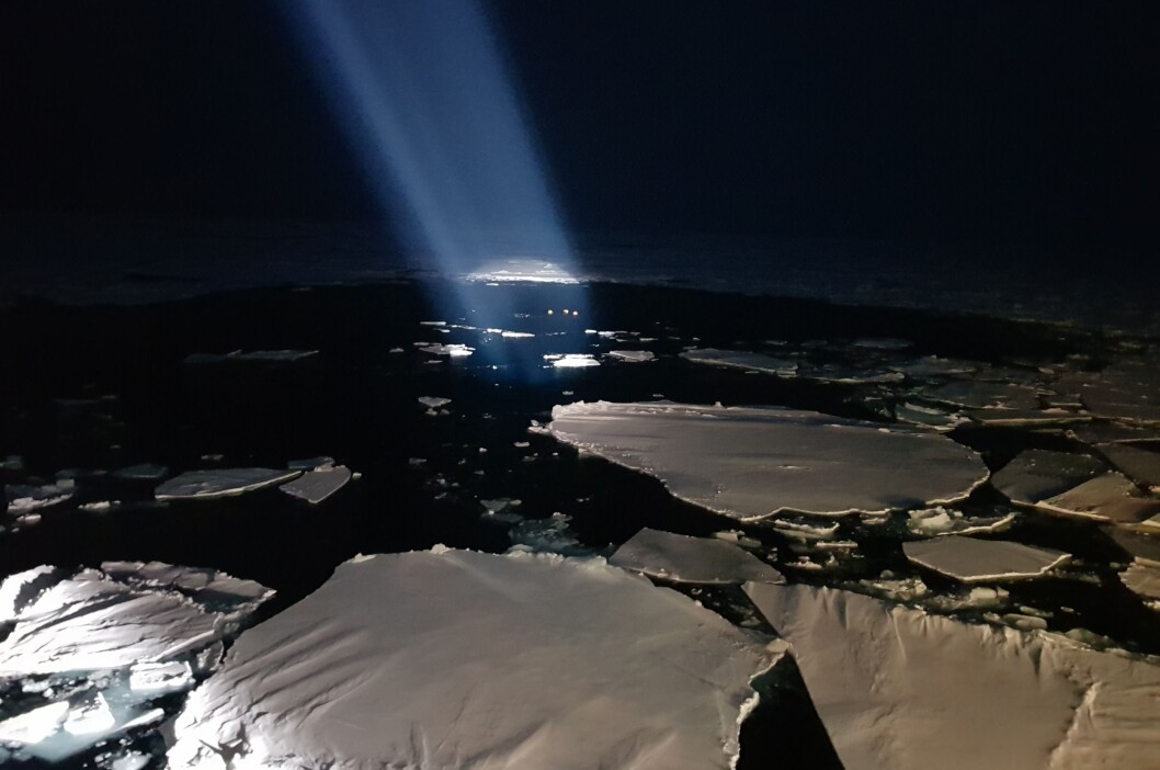 In the darkness of the polar night, the Nansen Legacy searches for oceanographic moorings, which have been out in the sea for the past one to two years, and that have recorded important information to study changes in the waters east and north of Svalbard. In the darkness of the polar night, the Nansen Legacy searches for oceanographic moorings, which have been out in the sea for the past one to two years, and that have recorded important information to study changes in the waters east and north of Svalbard.
