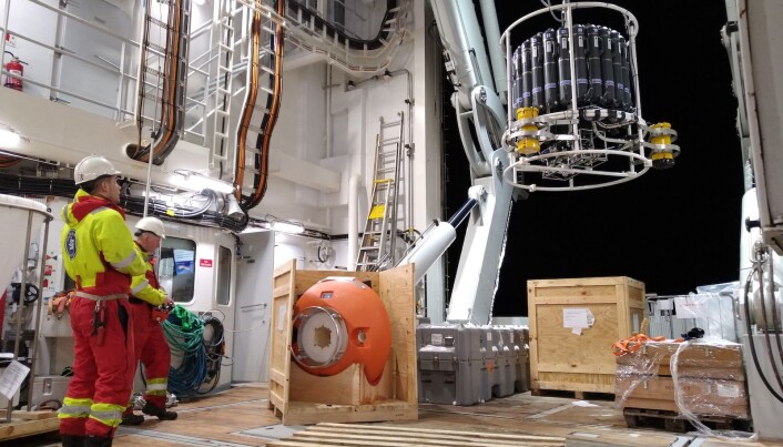 Scientists onboard RV Kronprins Haakon are using the nights to measure depth profiles of temperature, salinity and current speed in the sea, as well as to take water samples from different depths in the ocean. Together, these measurements provide a detailed picture of the link between physical and biogeochemical processes in the sea. Scientists onboard RV Kronprins Haakon are using the nights to measure depth profiles of temperature, salinity and current speed in the sea, as well as to take water samples from different depths in the ocean. Together, these measurements provide a detailed picture of the link between physical and biogeochemical processes in the sea.