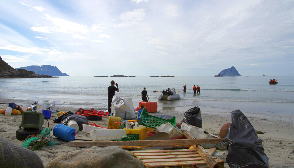 There are many reasons why plastic ends up in our oceans. Two researchers associated with the Fram Centre have now reviewed all the research material, identifying a knowledge gap relating to plastic in the Arctic. The photograph was taken during a plastic tidying operation on the coast of Troms.