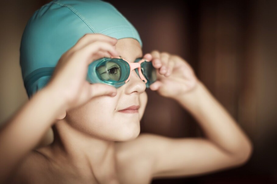 Outdoor swimming instruction is about dealing with critical situations and learning what to do if something happens. To be successful, you have to practise outdoors.