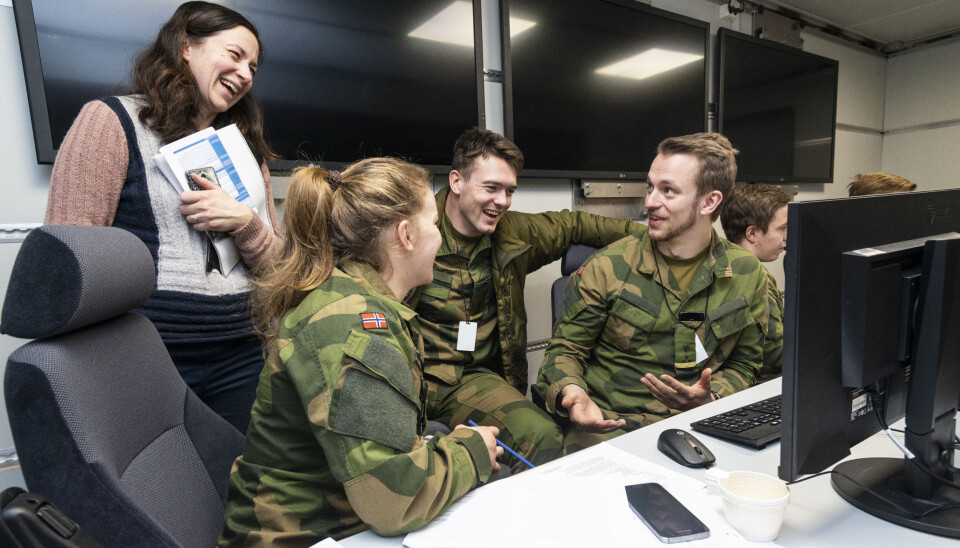 Some of the war school students at Linderud in Oslo are planning military operations the old-fashioned way, with maps, stationery and foils, while others get to try SWAP. This FFI-developed decision support tool visualizes the war game on screen. It is currently only a prototype.