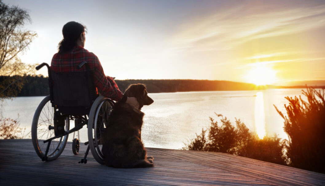 Women don’t live as long as men after a diagnosis of ALS. Researchers don't know why. Women don’t live as long as men after a diagnosis of ALS. Researchers don't know why.